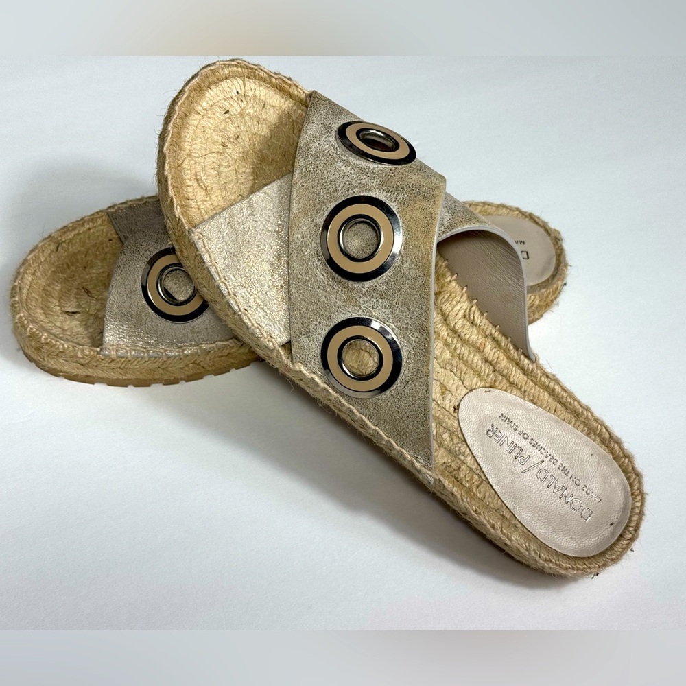 Donald Pilnar Crisscross metallic leather sandals. Taupe/Gold. Size 8